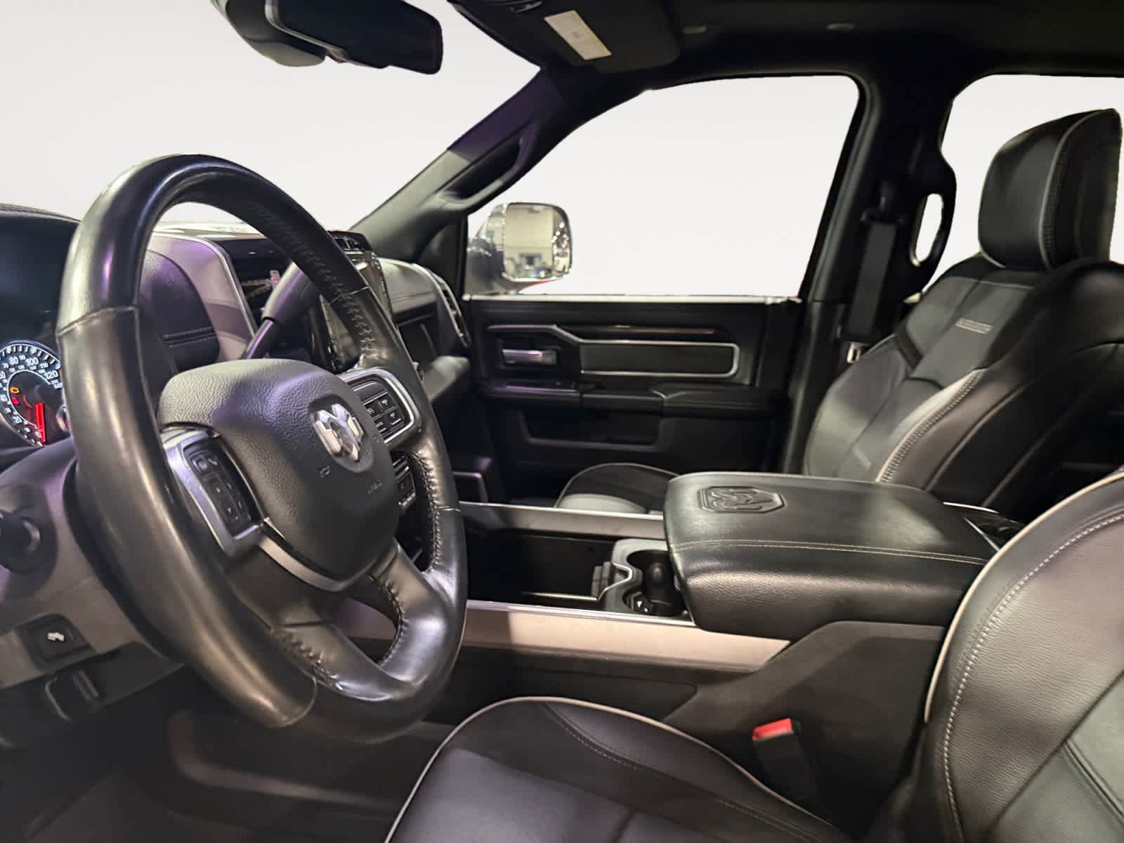 Used 2022 RAM 2500 Laramie AWD/4WD image 10