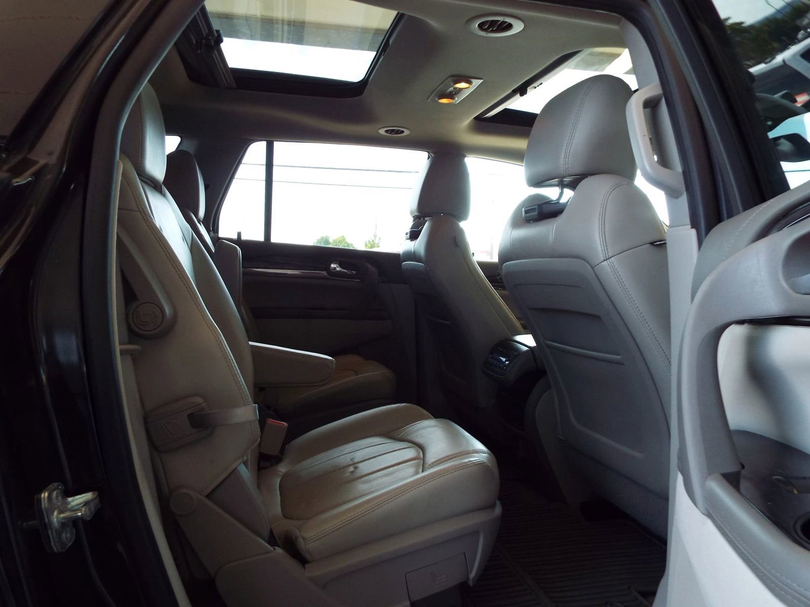 Used 2017 Buick Enclave Premium w/ Experience Buick Package image 28