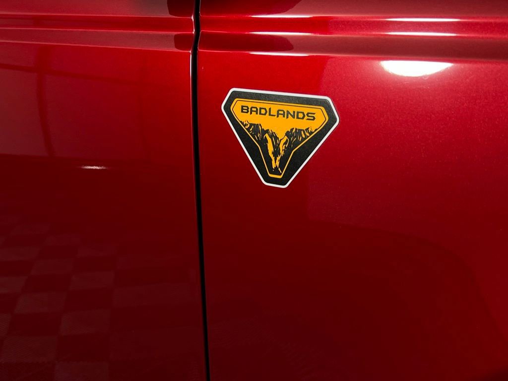 Used 2025 Ford Bronco Badlands image 13