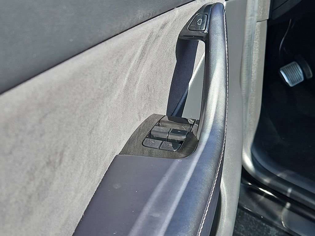 Used 2021 Tesla Model Y Long Range image 16