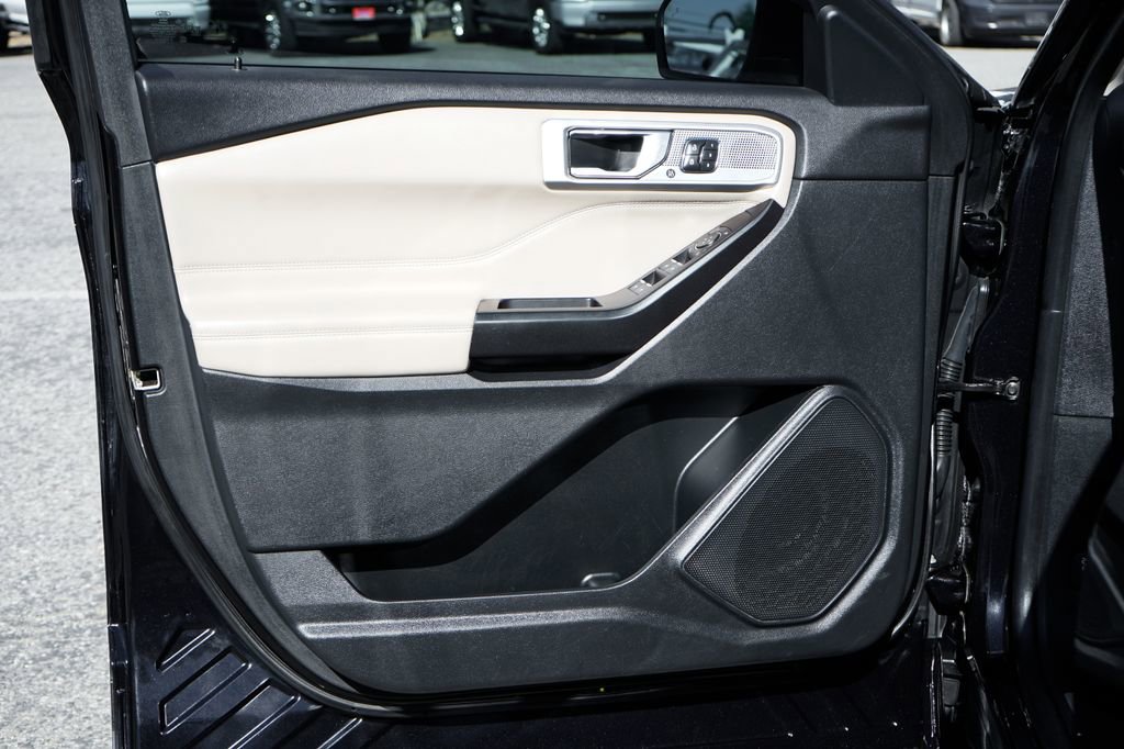 Used 2020 Ford Explorer Limited image 17