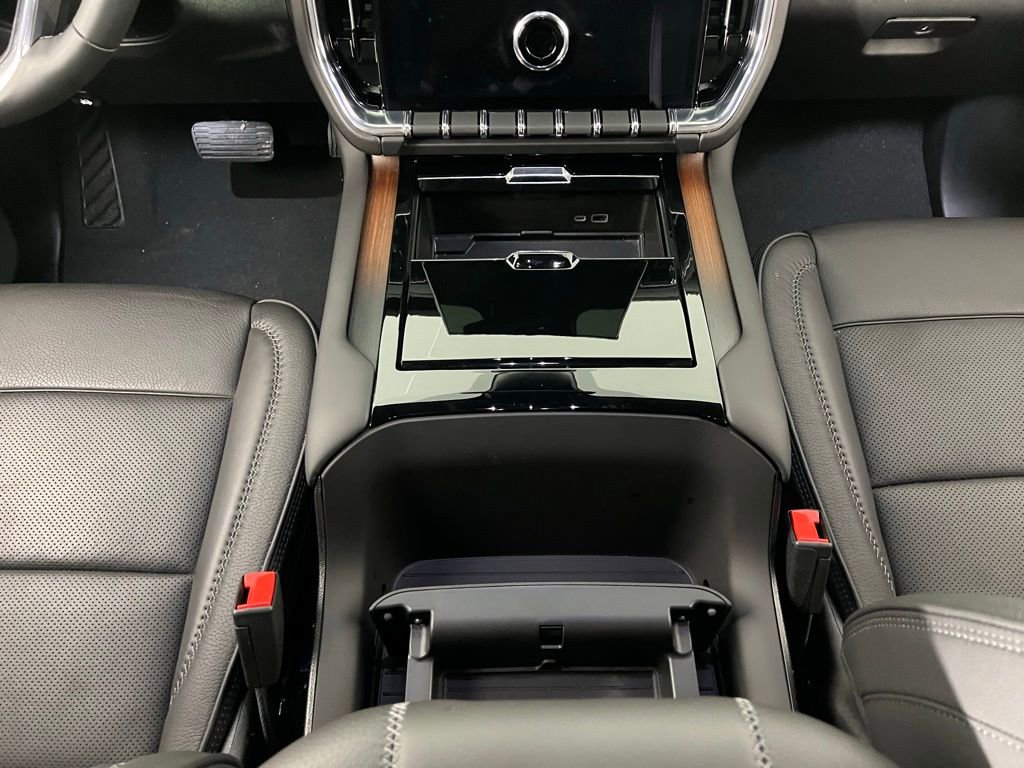 Used 2025 GMC Yukon XL Denali image 18
