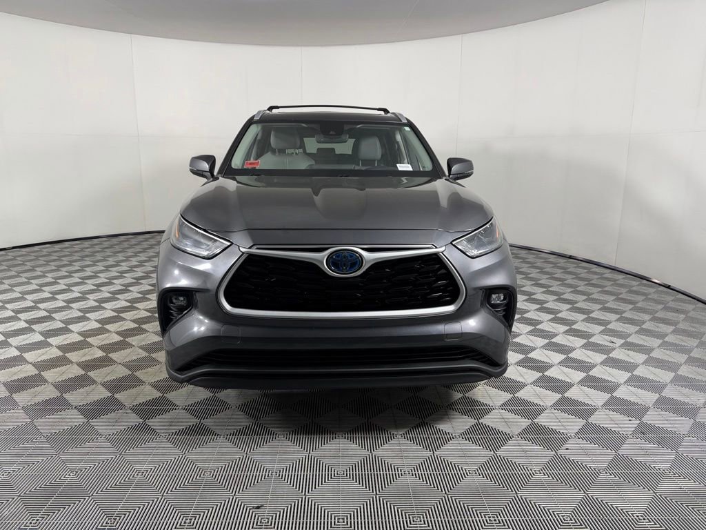 Used 2023 Toyota Highlander XLE FWD image 11