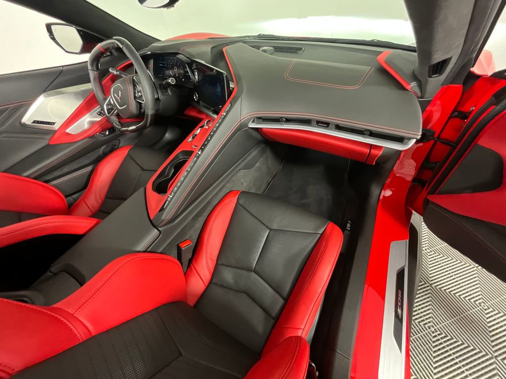 Used 2025 Chevrolet Corvette Z06 w/ Z07 Performance Package RWD image 16