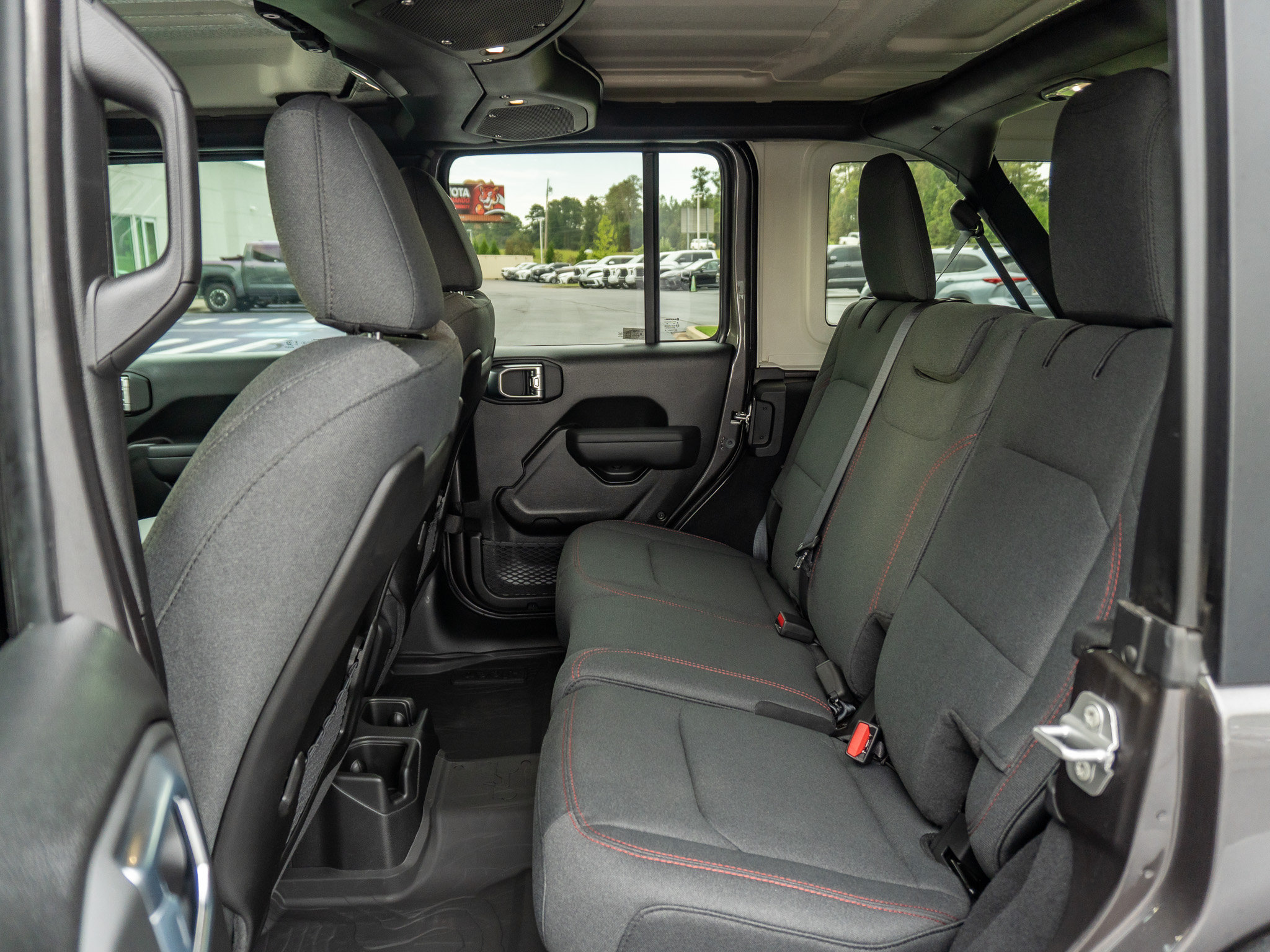 Used 2026 Jeep Wrangler Unlimited Rubicon AWD/4WD image 14