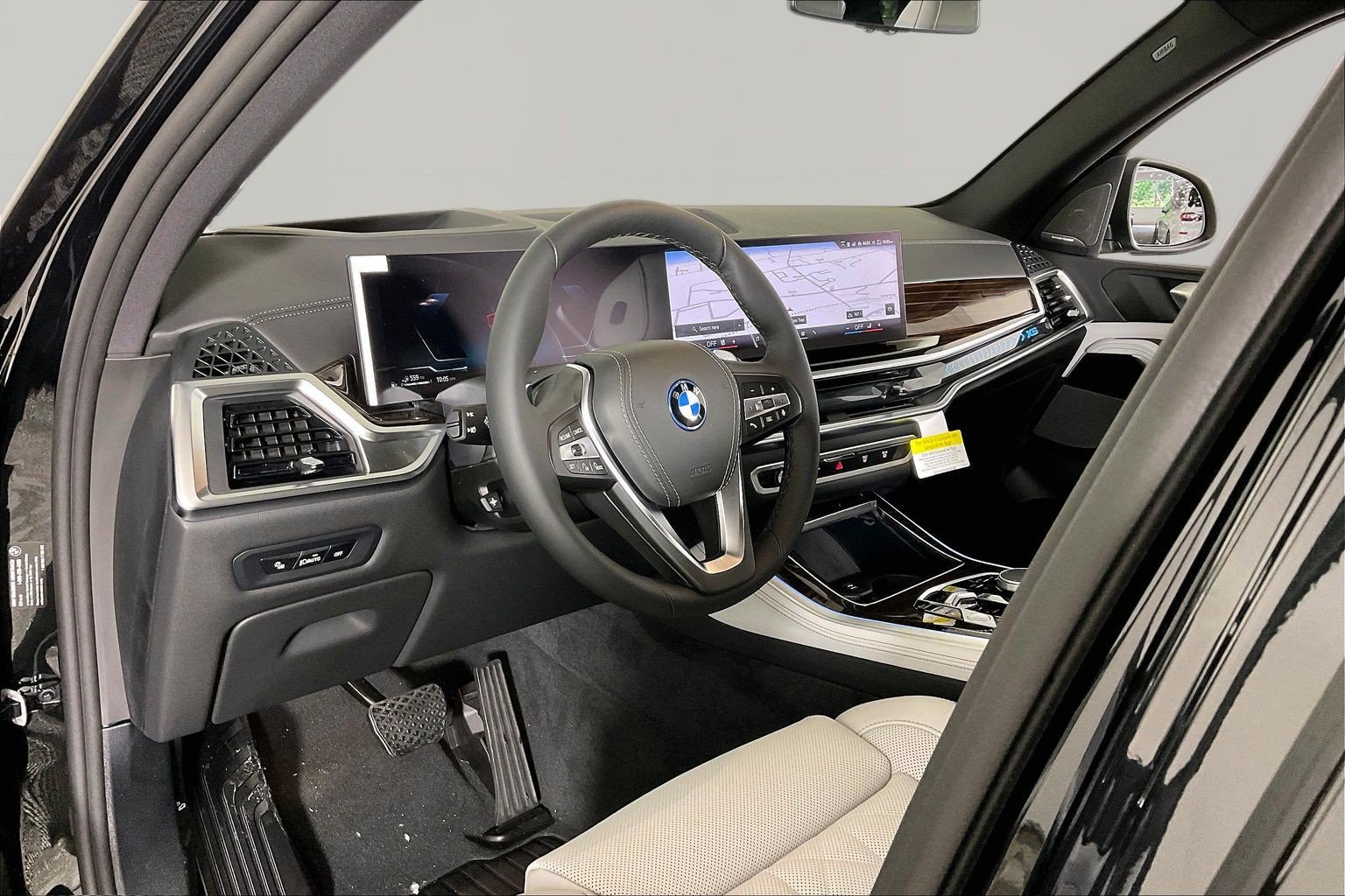 New 2026 BMW X5 xDrive50e w/ Premium Package AWD/4WD image 11