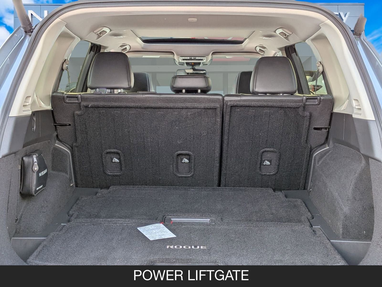 Used 2023 Nissan Rogue SL w/ SL Premium Package image 23