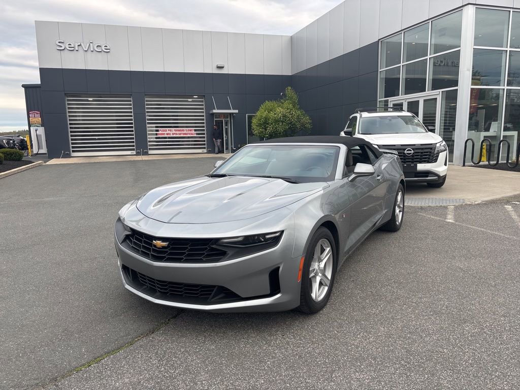 Used 2023 Chevrolet Camaro LT RWD image 3
