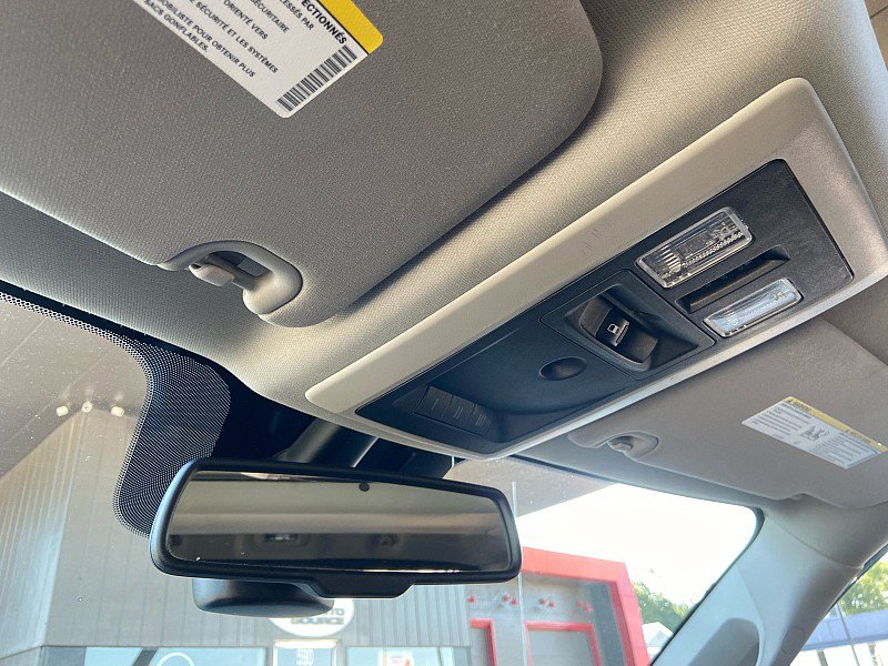 Used 2017 RAM 1500 Laramie image 32