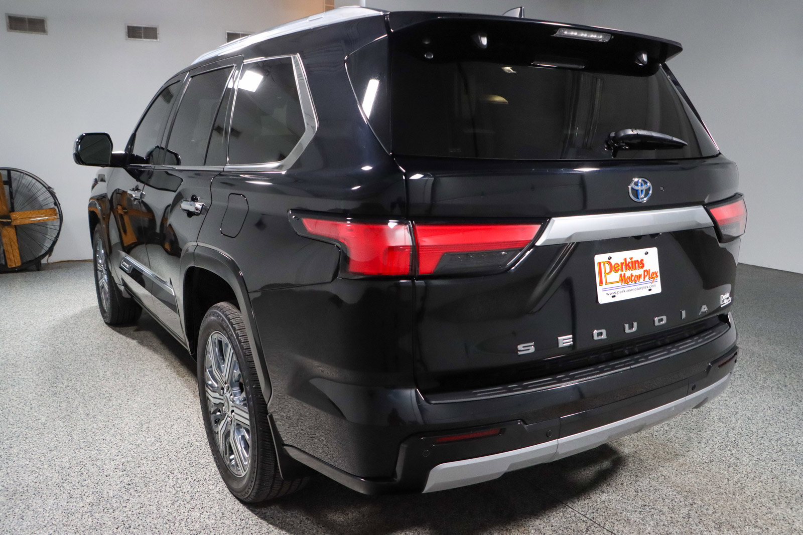 Used 2024 Toyota Sequoia Capstone image 9