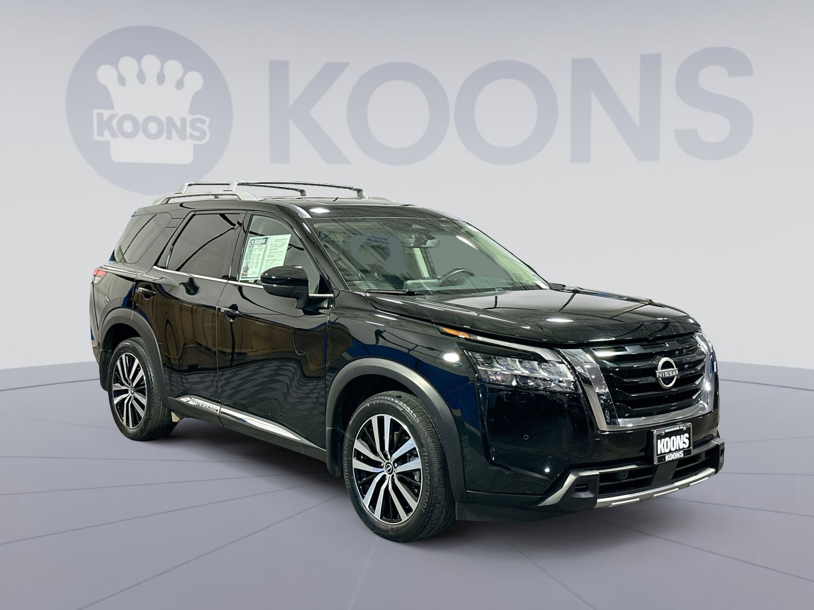 Used 2023 Nissan Pathfinder Platinum image 10