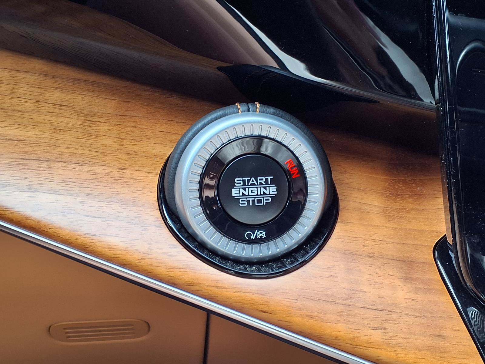 Used 2024 Jeep Grand Wagoneer Series III AWD/4WD image 10