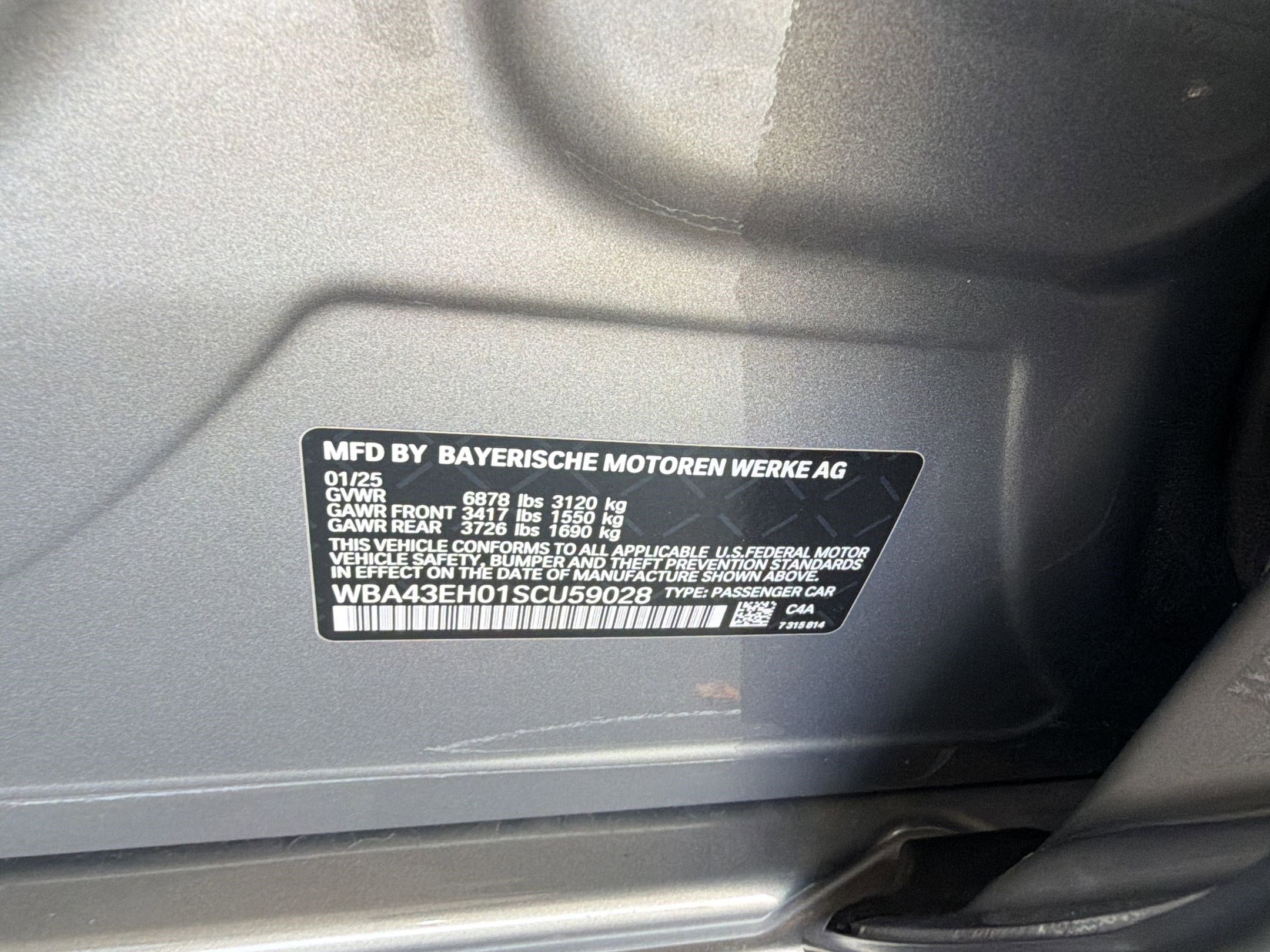 Used 2025 BMW 750e xDrive w/ Executive Package image 12