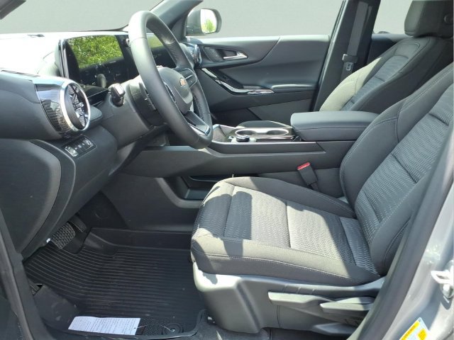 New 2026 Chevrolet Equinox LT w/ Safety and Technology Package AWD/4WD image 16