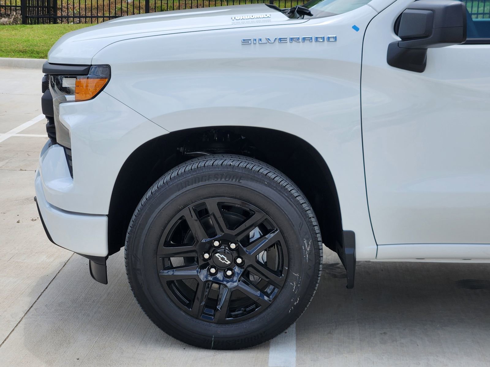 New 2026 Chevrolet Silverado 1500 Custom RWD image 9