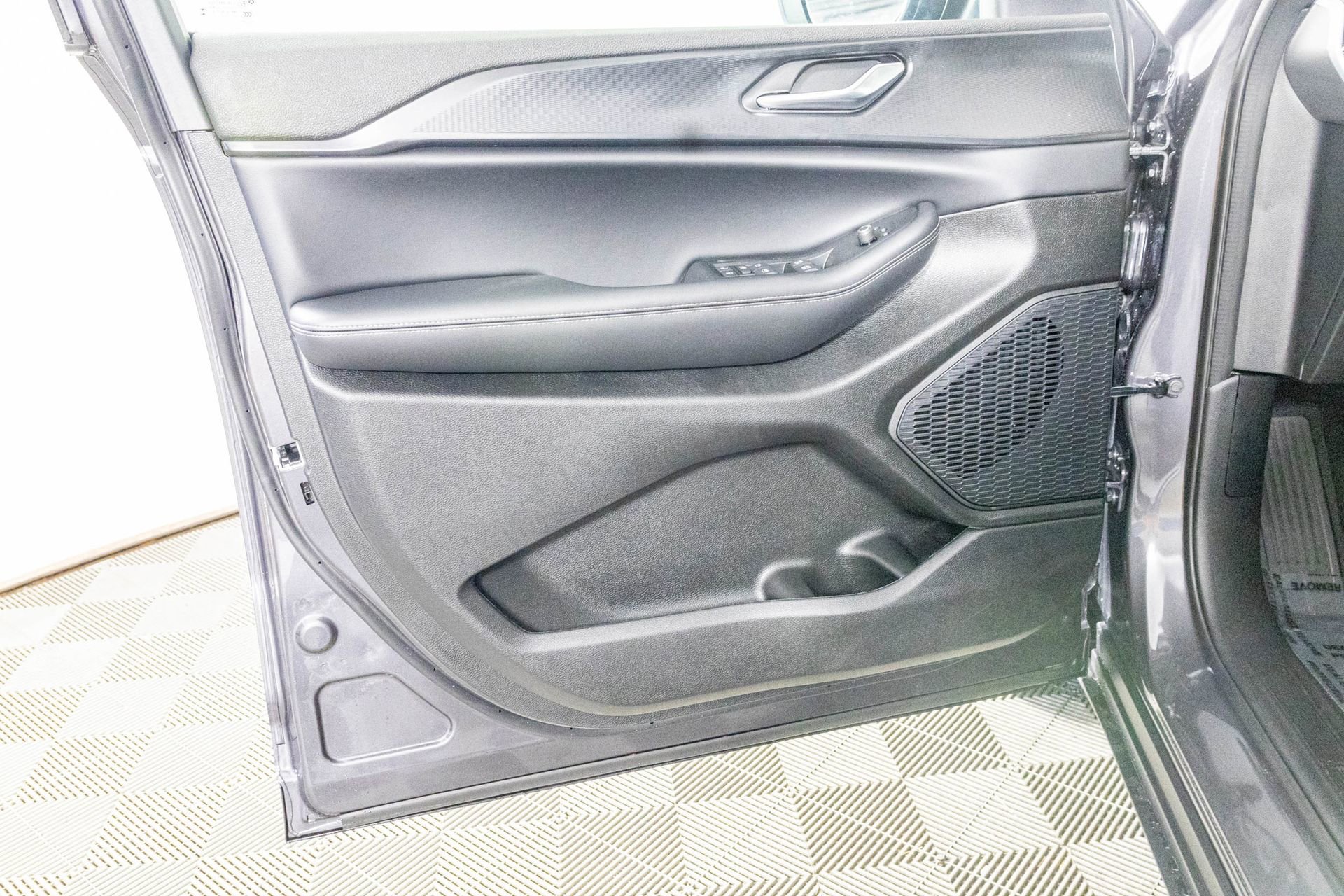 New 2025 Jeep Grand Cherokee L Laredo w/ Luxury Tech Group I image 14