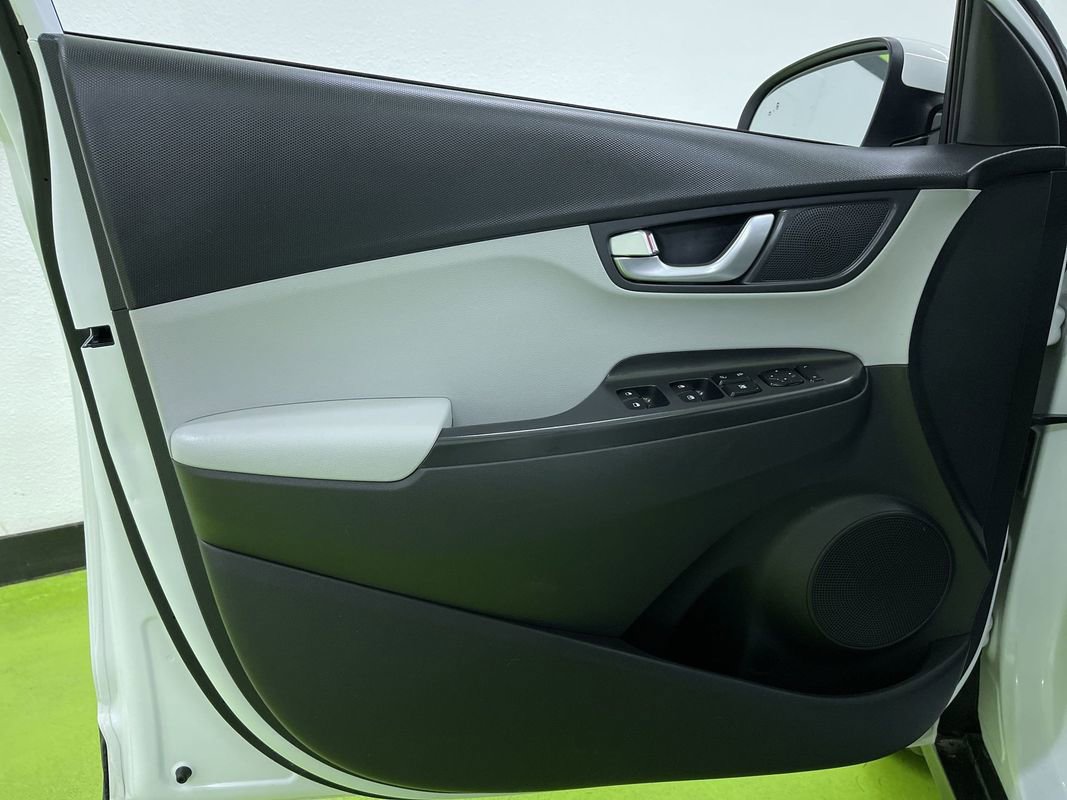 Used 2023 Hyundai Kona SEL w/ Convenience Package image 17