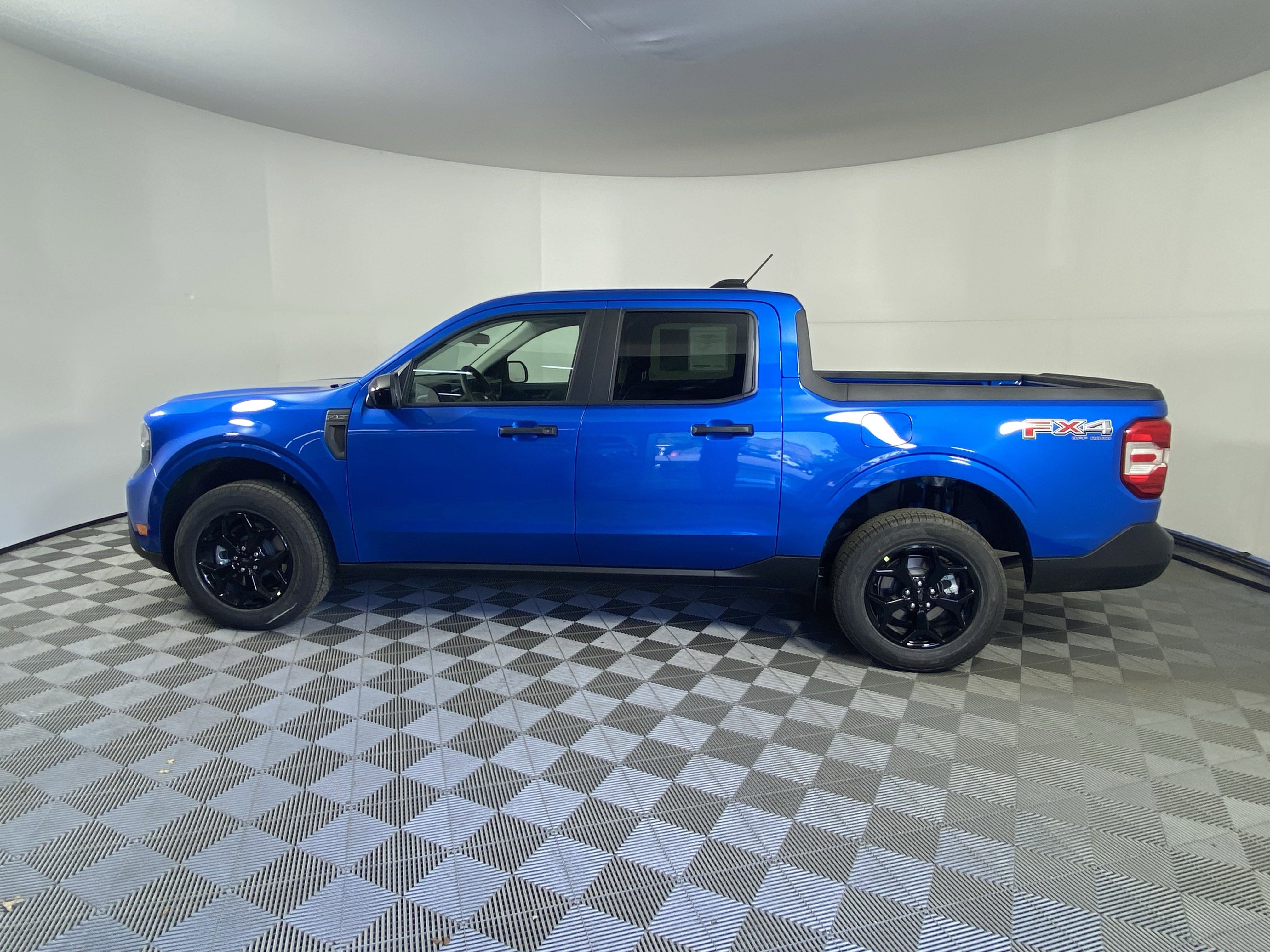 New 2025 Ford Maverick XLT w/ XLT Luxury Package image 2