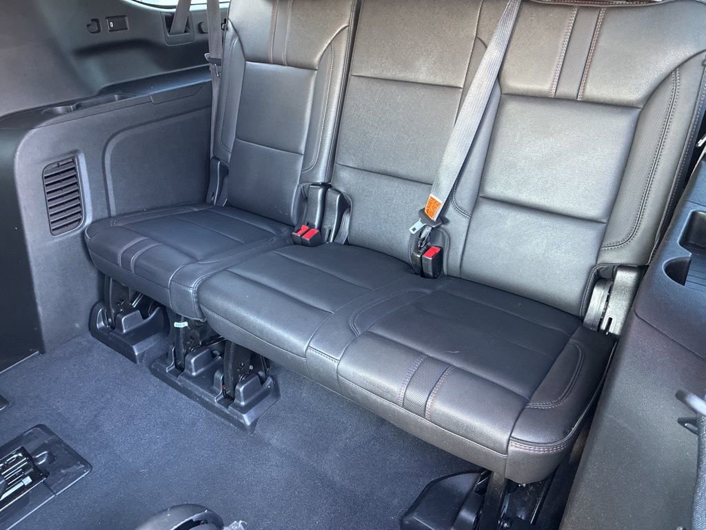 Used 2022 Chevrolet Suburban RST w/ Luxury Package image 23