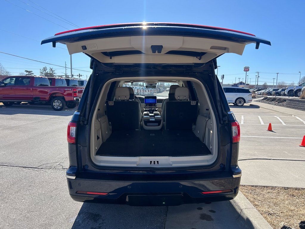 Used 2020 Lincoln Navigator Reserve w/ Luxury Package image 15