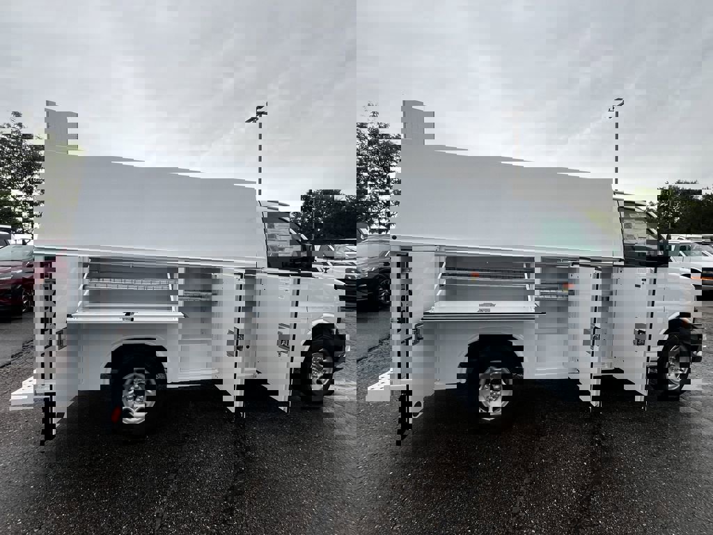 New 2025 GMC Savana 3500 w/ Power Convenience Package image 3