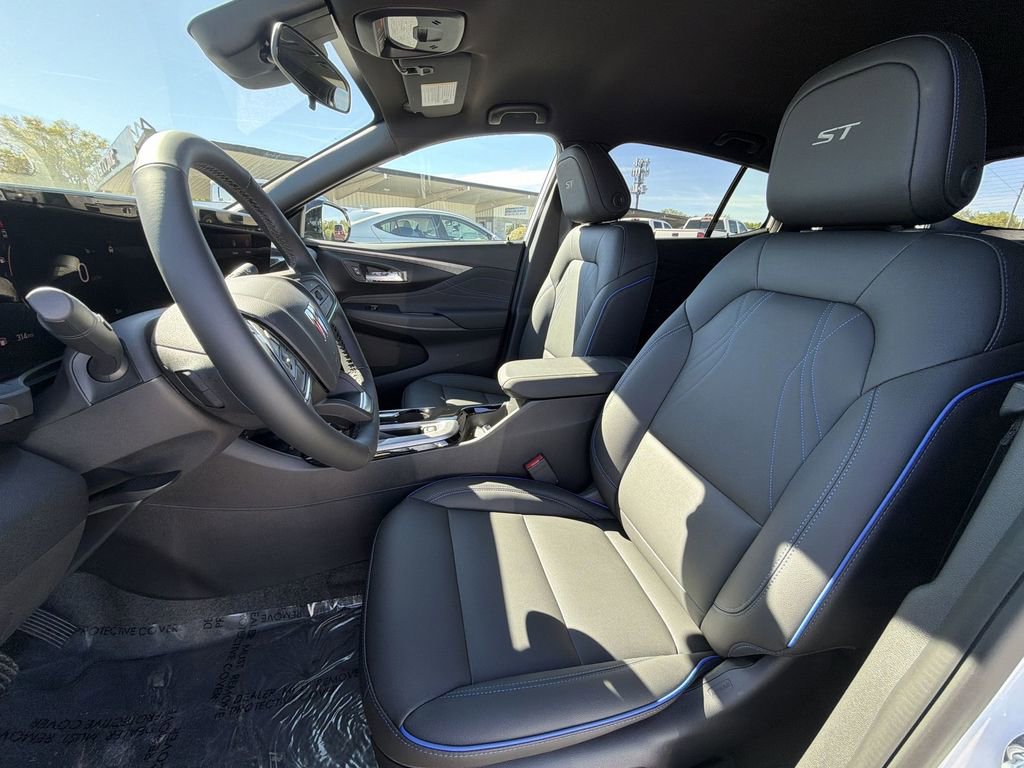 New 2026 Buick Envista Sport Touring w/ Convenience I Package FWD image 17