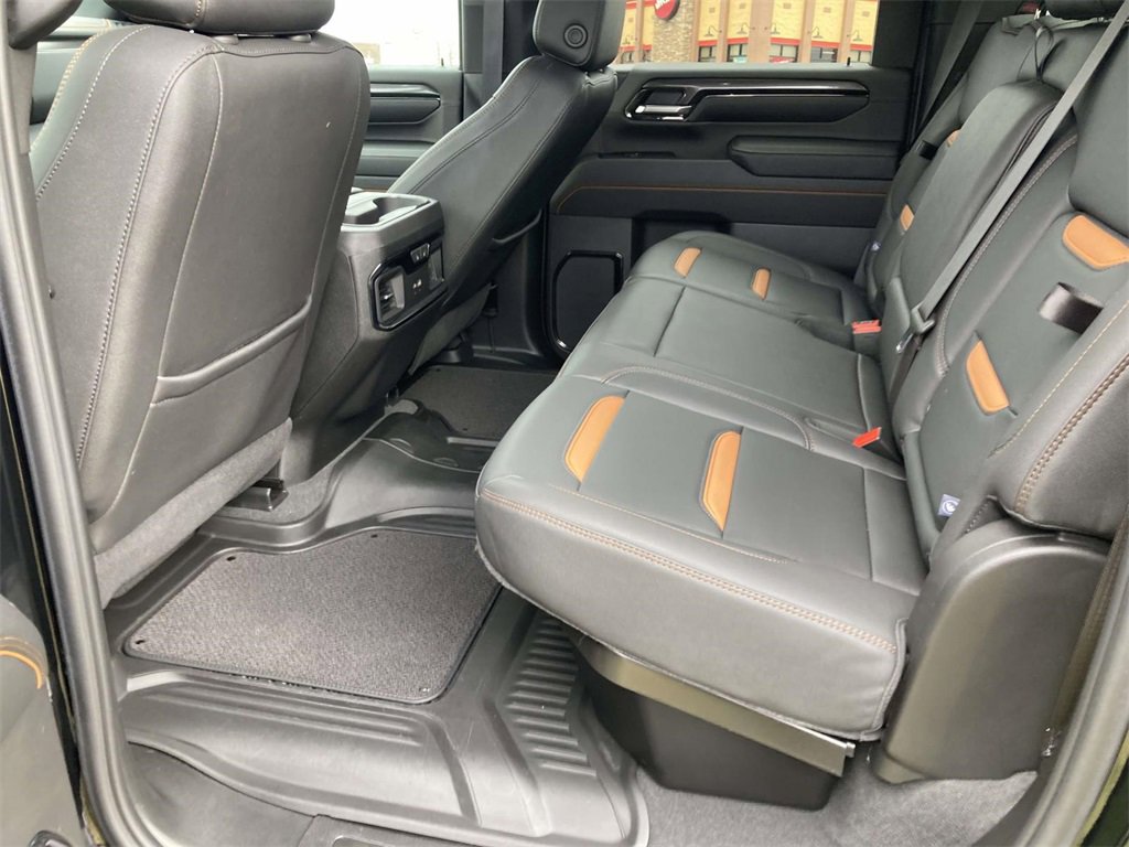 Used 2024 GMC Sierra 2500 AT4 w/ AT4 Preferred Package image 12