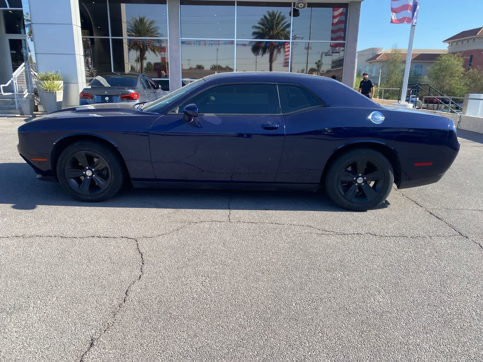 Used 2017 Dodge Challenger SXT RWD image 5
