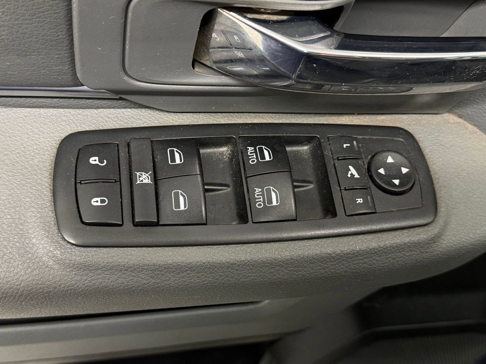 Used 2018 RAM 1500 Outdoorsman image 19