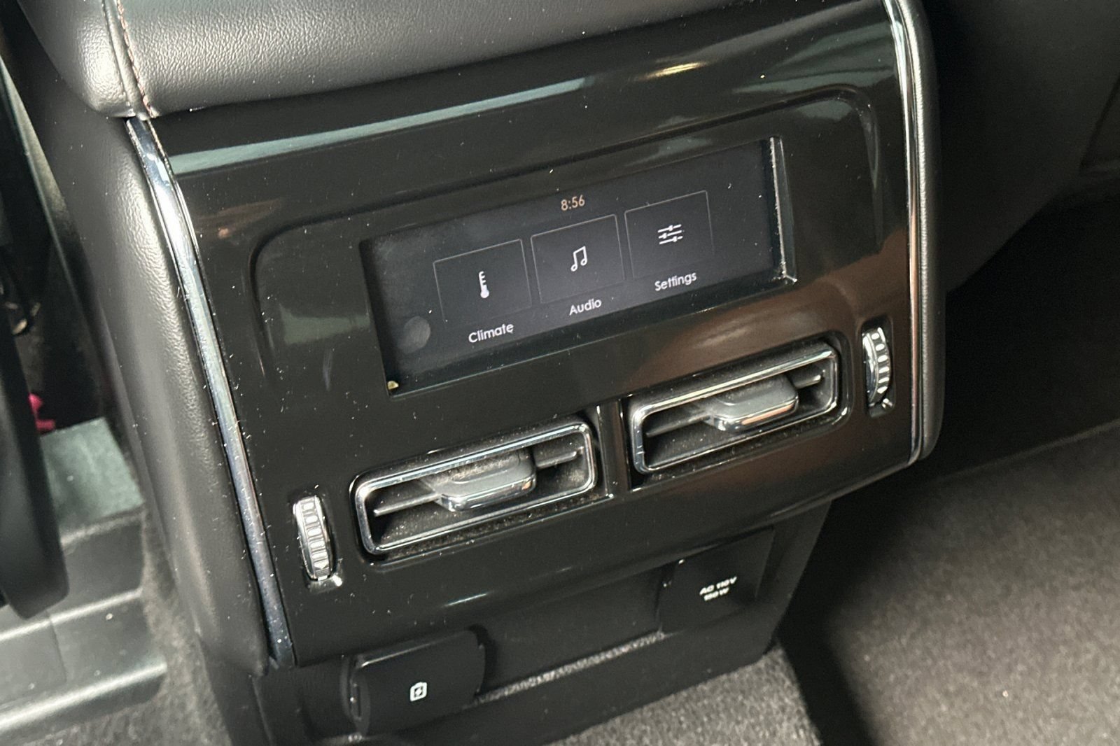 Used 2024 Lincoln Aviator Reserve AWD/4WD image 14