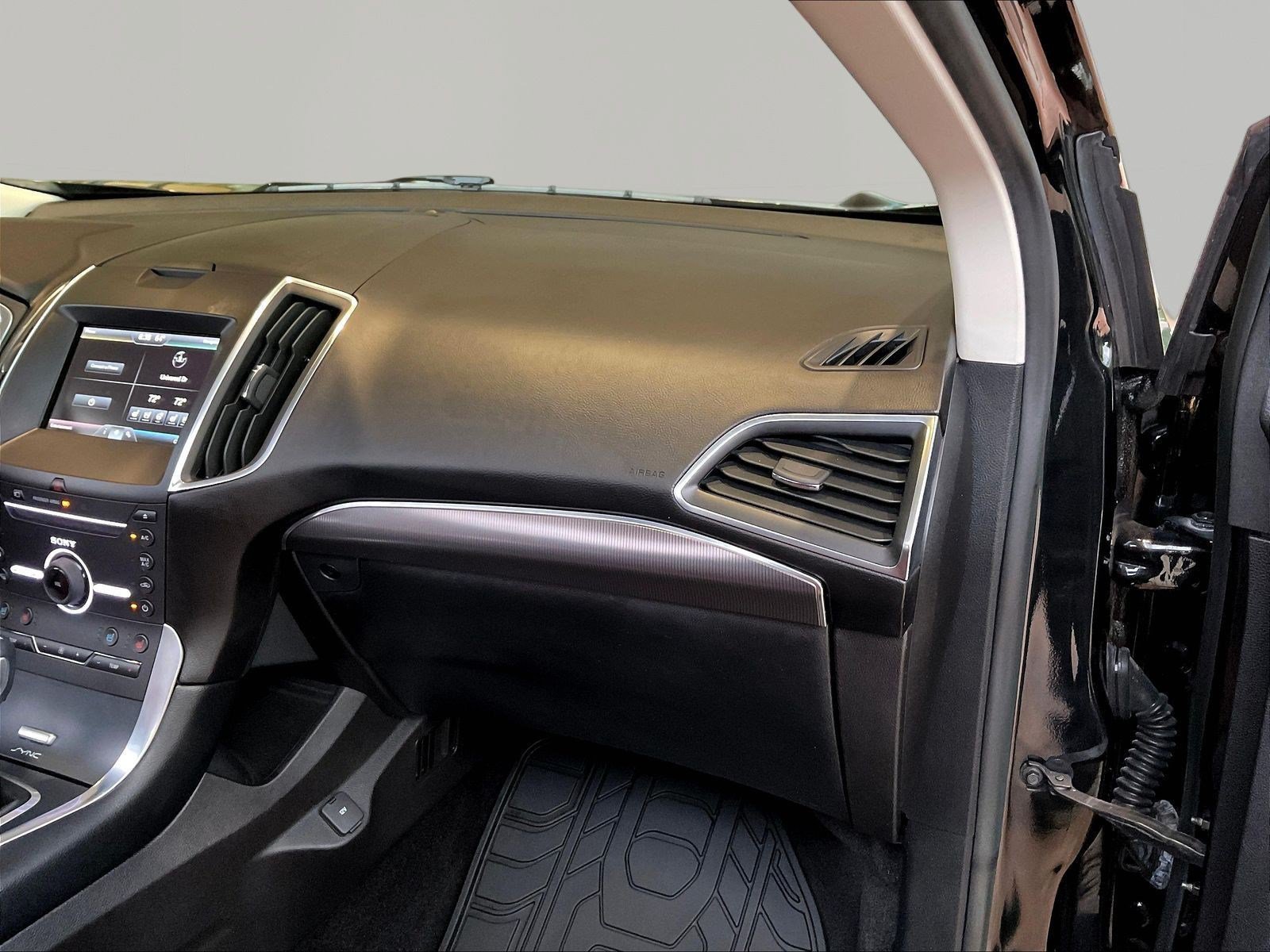 Used 2015 Ford Edge Titanium w/ Equipment Group 302A FWD image 25