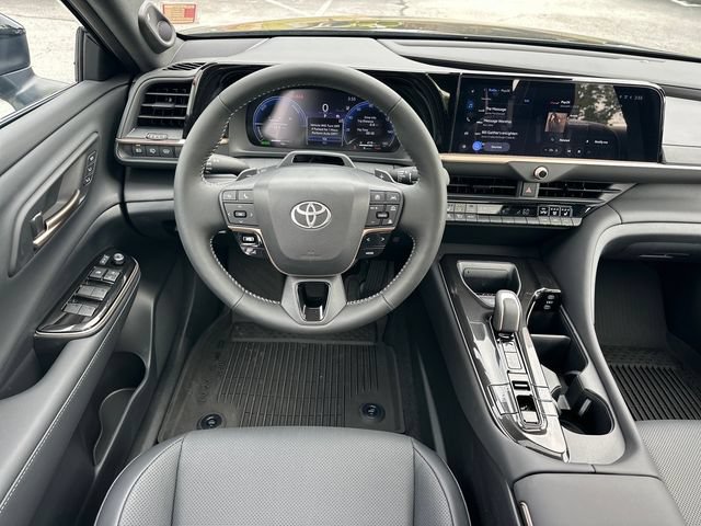 Used 2026 Toyota Crown Signia w/ Advanced Technology Package AWD/4WD image 12