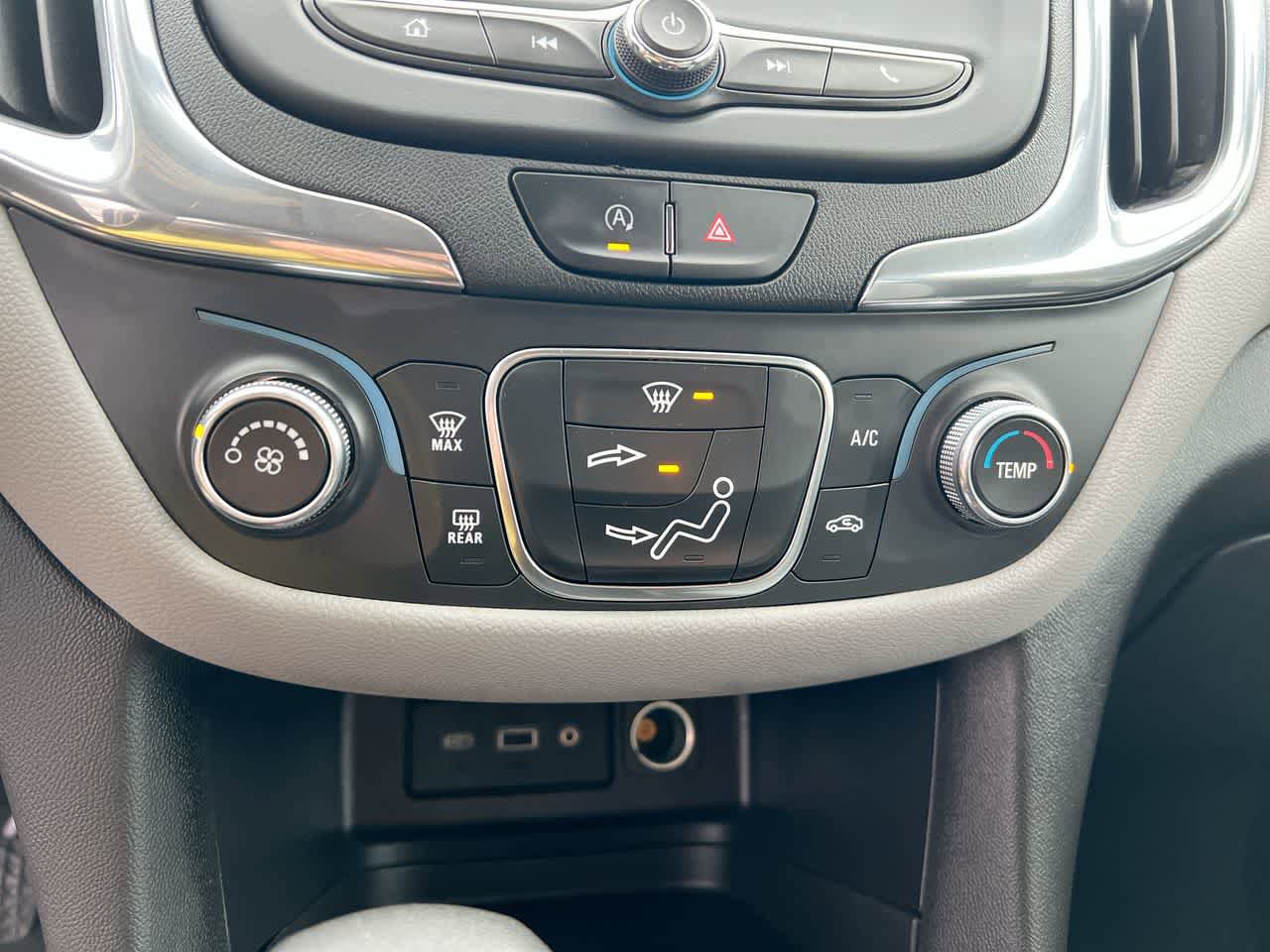 Used 2022 Chevrolet Equinox LS w/ LS Convenience Package AWD/4WD image 19