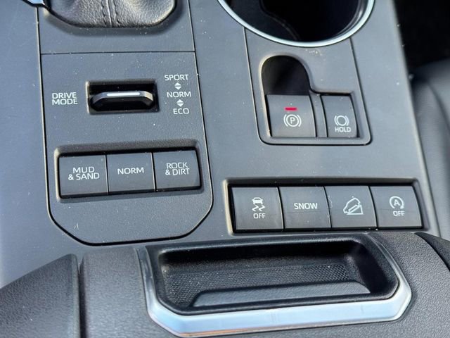 Used 2022 Toyota Highlander XLE image 29