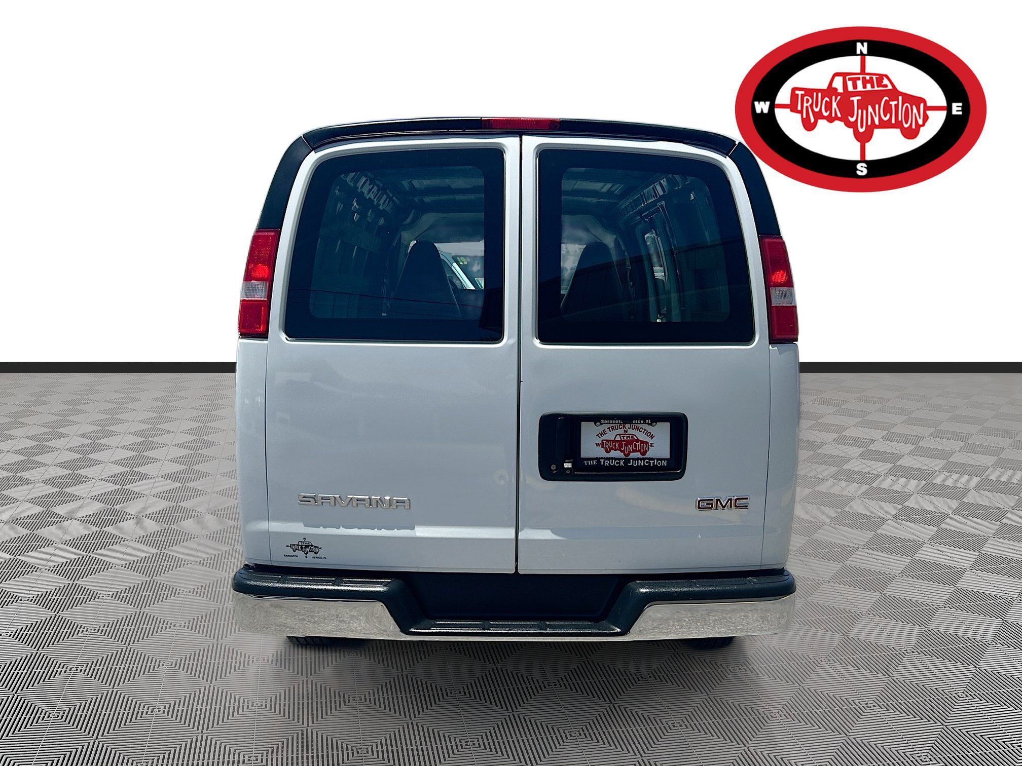 Used 2023 GMC Savana 2500 w/ Driver Convenience Package RWD image 6