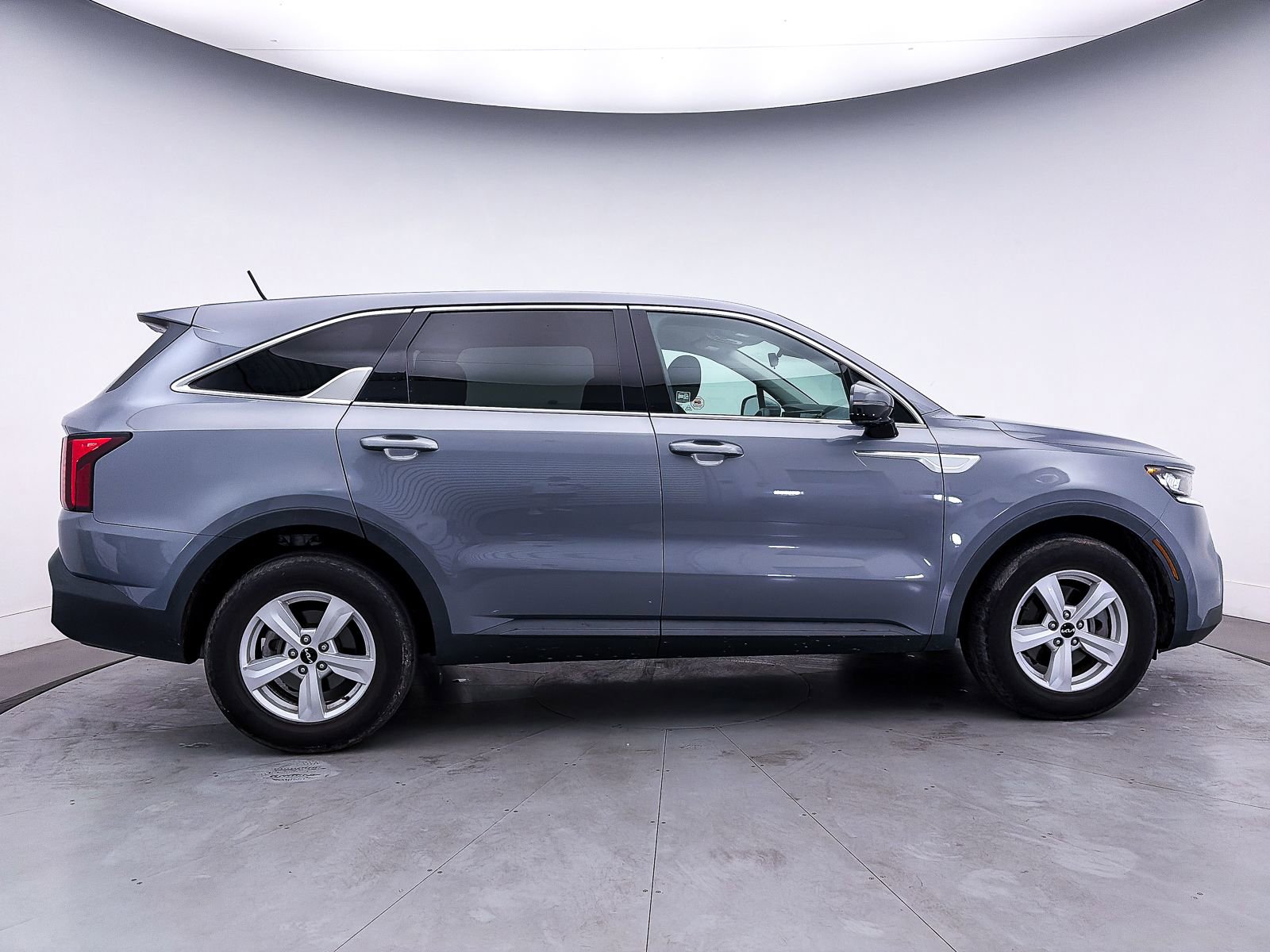 Used 2022 Kia Sorento LX image 37