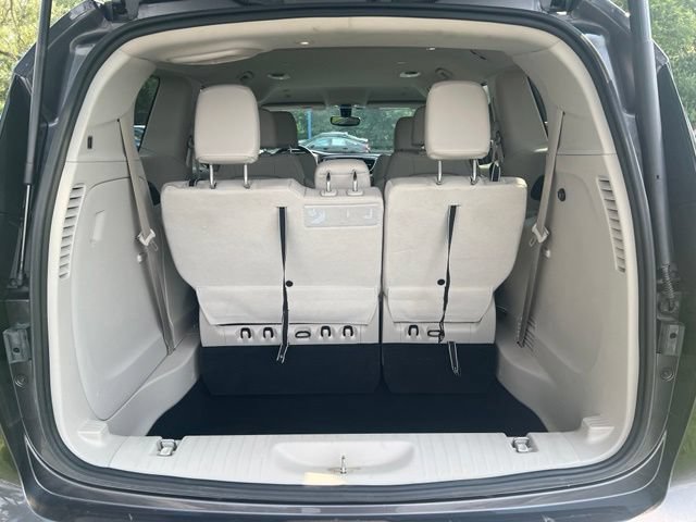 Used 2019 Chrysler Pacifica Touring-L FWD image 23