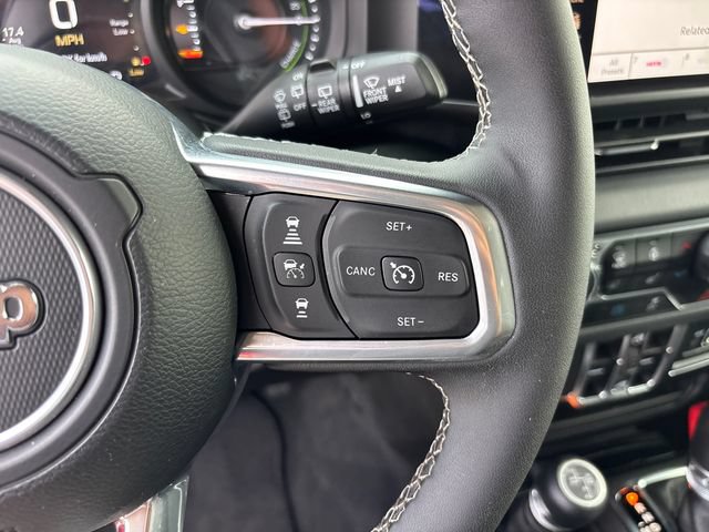 Used 2025 Jeep Wrangler Unlimited Sahara w/ Safety Group AWD/4WD image 20