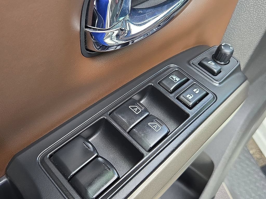 Used 2021 Nissan Titan Platinum Reserve w/ Off Road Protection Package AWD/4WD image 11