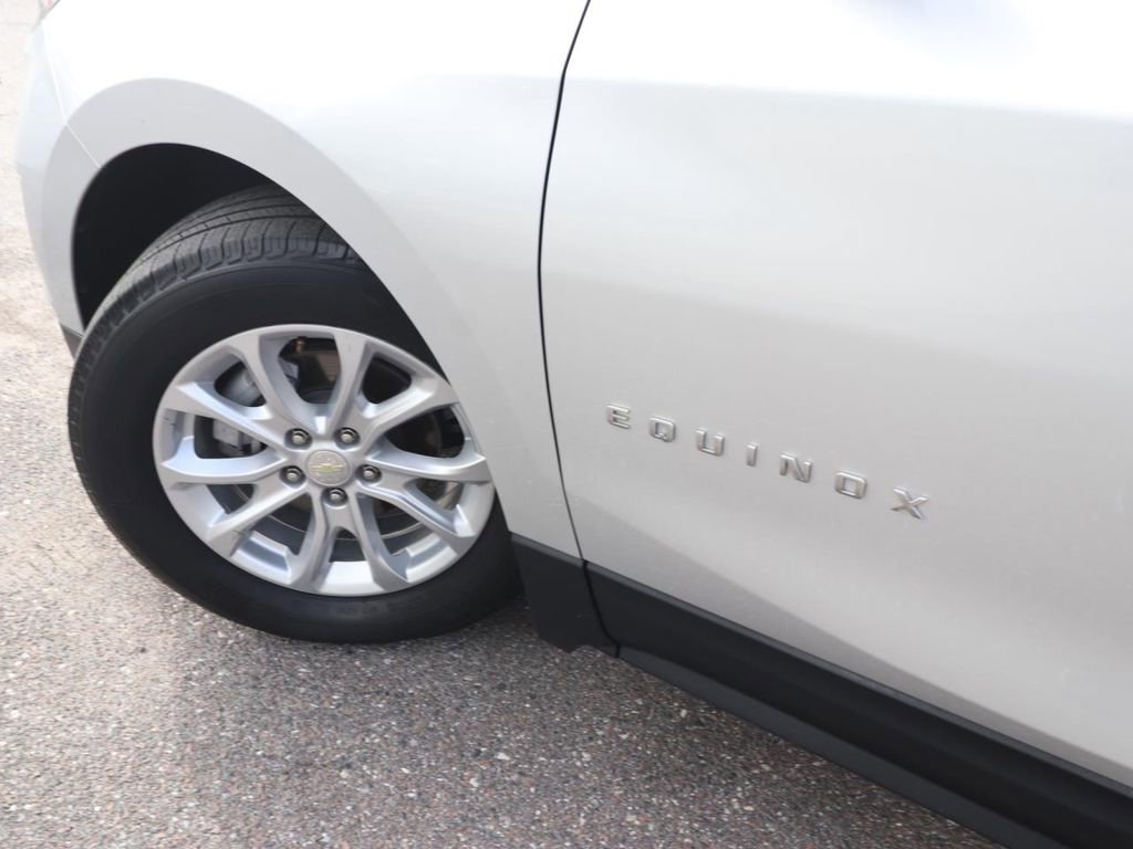 Used 2020 Chevrolet Equinox LS w/ LS Convenience Package image 3