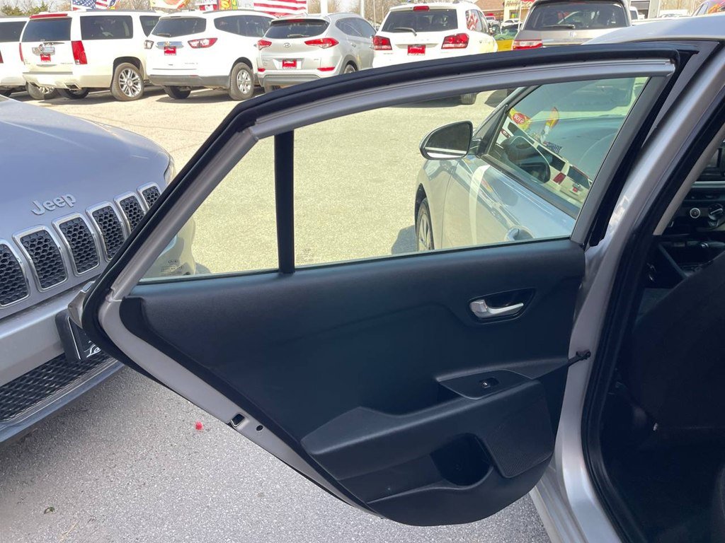 Used 2019 Kia Rio LX image 9