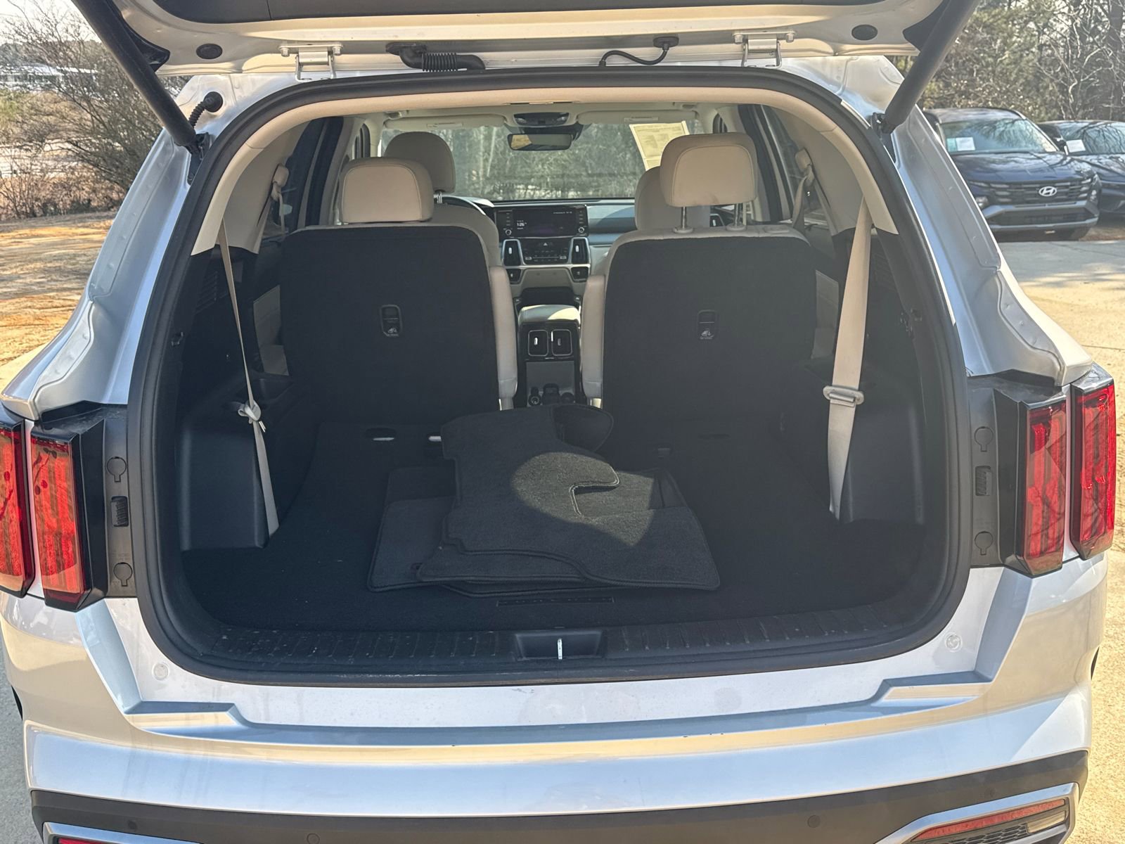 Used 2023 Kia Sorento SX Prestige image 18