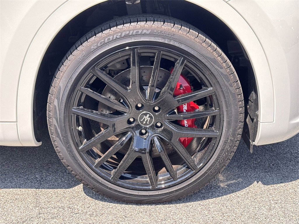 New 2024 Maserati Levante Modena Ultima image 9