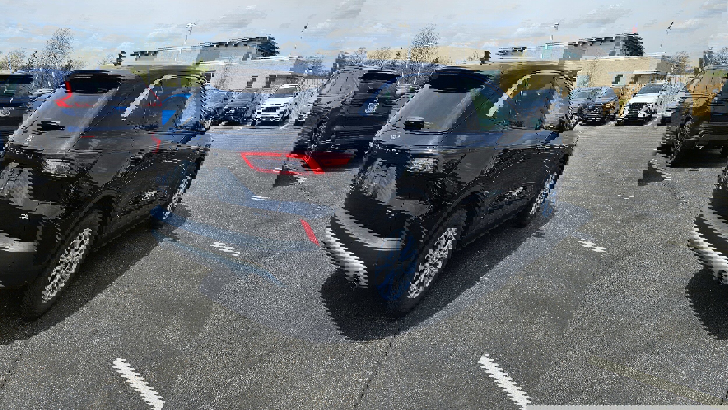 Used 2023 Ford Escape Active w/ Tech Pack #1 AWD/4WD image 4