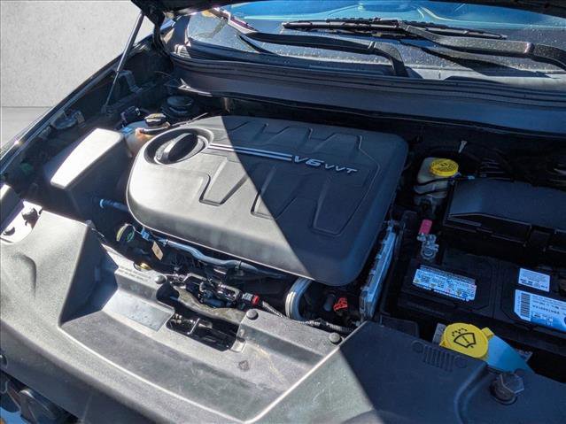 Used 2016 Jeep Cherokee Limited image 23