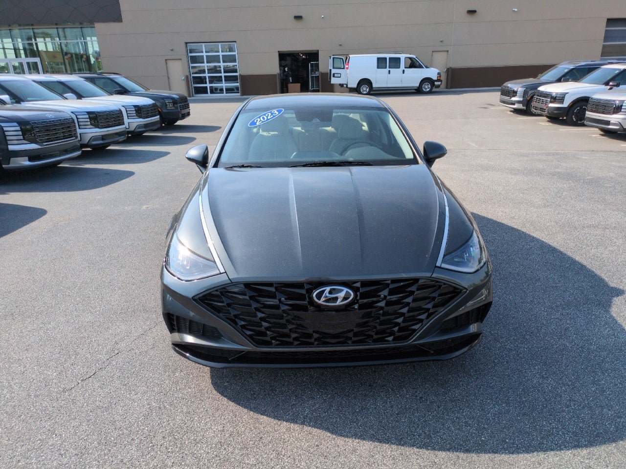 Used 2023 Hyundai Sonata SEL FWD image 2