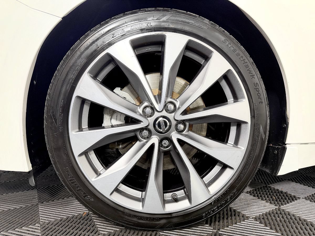Used 2020 Nissan Maxima Platinum FWD image 24