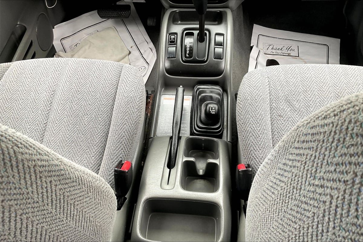 Used 2000 Suzuki Grand Vitara JLX AWD/4WD image 10