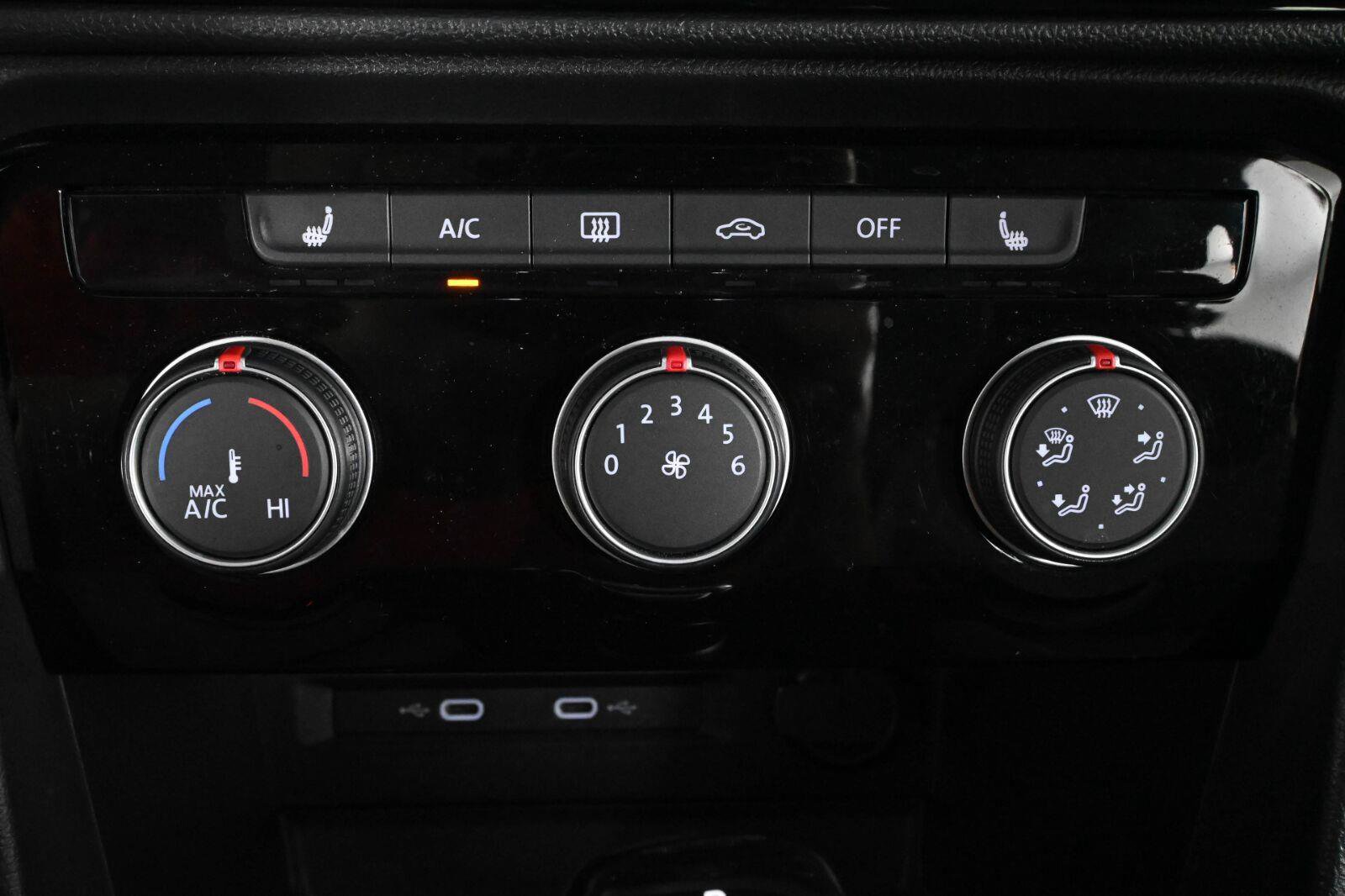 Certified 2023 Volkswagen Taos SE FWD image 28