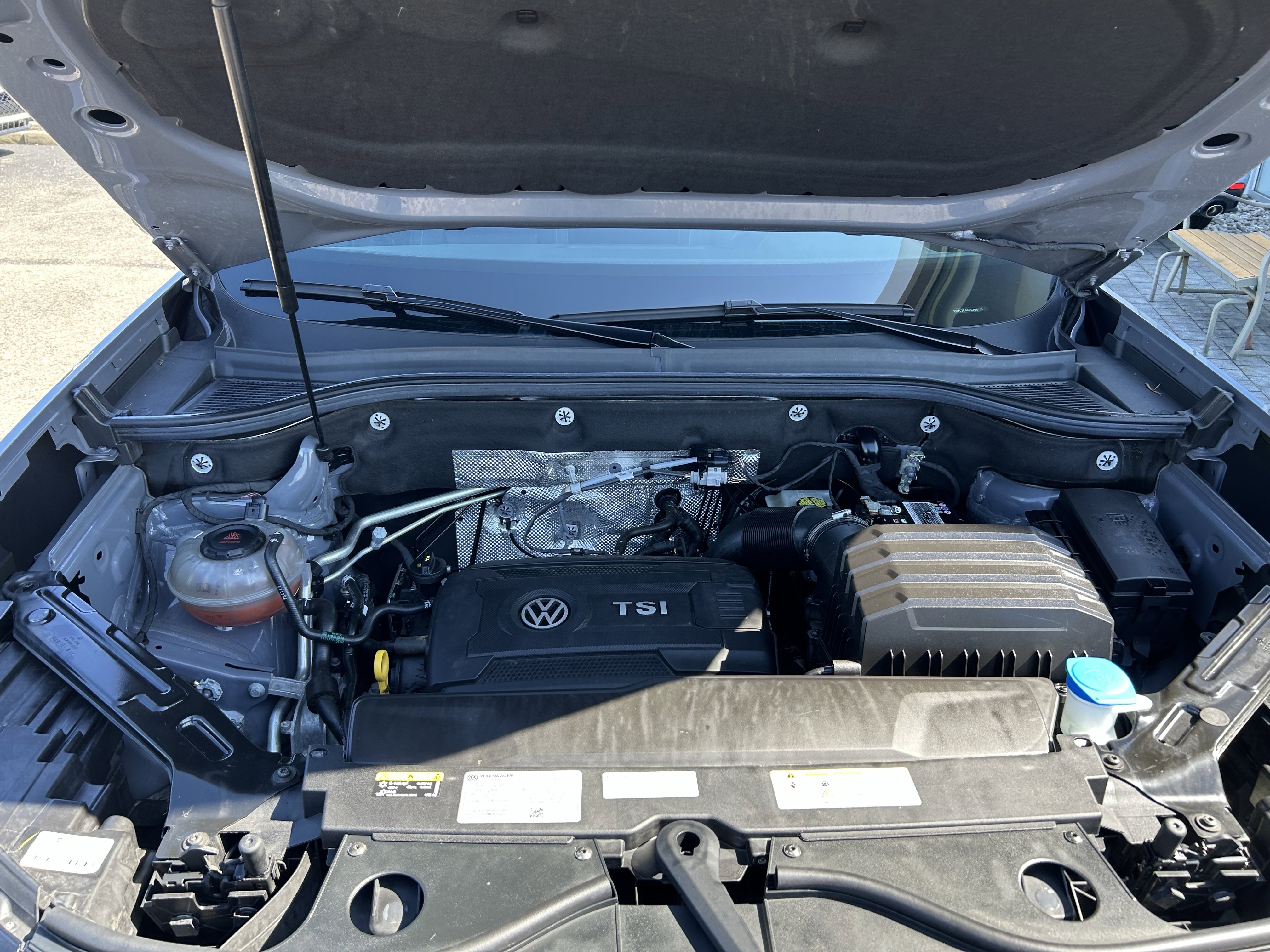 Certified 2023 Volkswagen Atlas Cross Sport SEL AWD/4WD image 30